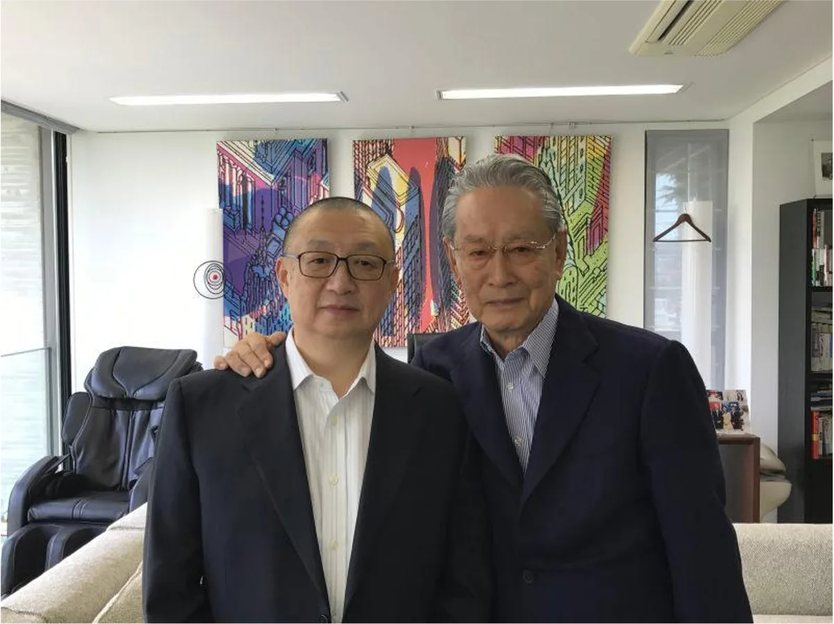 Chen Ping with Sony Chairman Nobuyuki Idei.